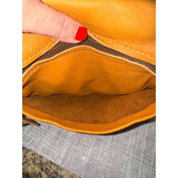 VTG Jwmderr Bend Oregon USA Congac Genuine Soft Leather Crossbody Bag Flap Boho - Picture 11 of 11